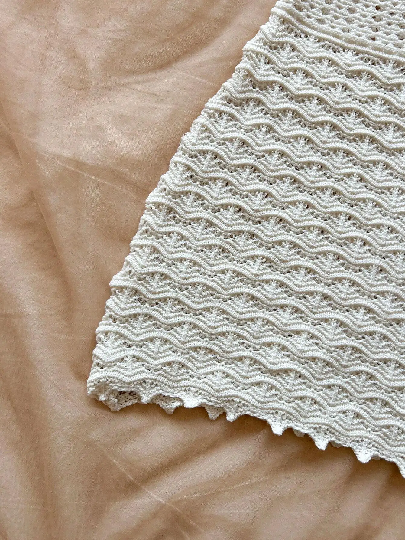 Women's V-Neck Strapless Dress, Hollow Out, Wooden Bead, Slim Fit, Gradient Color, Knitted, Sexy, Vacation Wear - Image 5